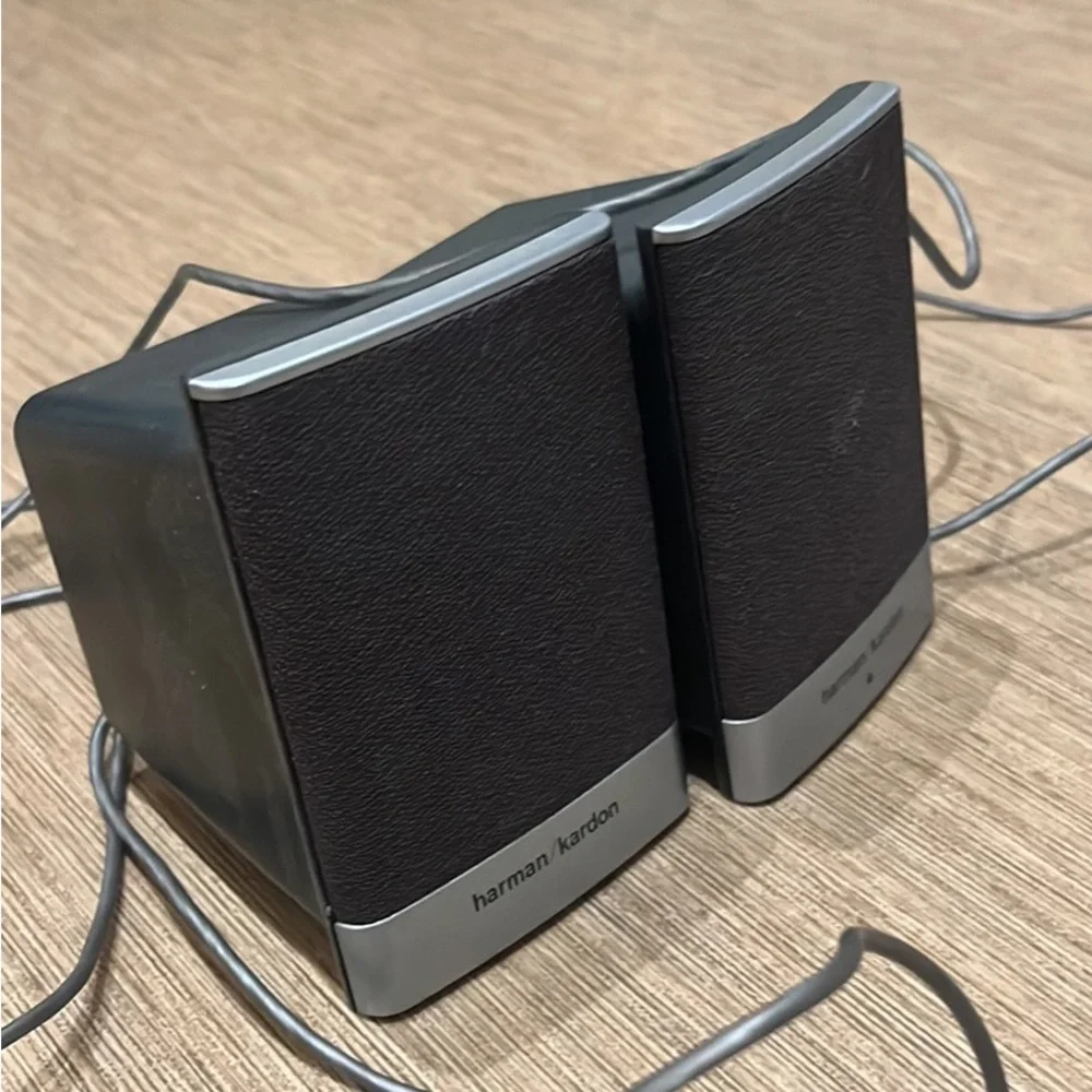 Harman Kardon Speakers HP 5187-2105 DC 12V 1A Wired 1.5mm Plug for computer